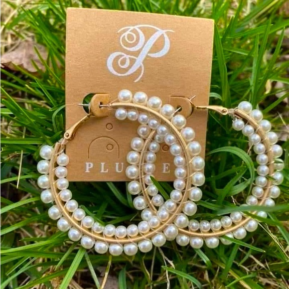 NEW Pearl Hoop Earrings - Picture 4 of 8